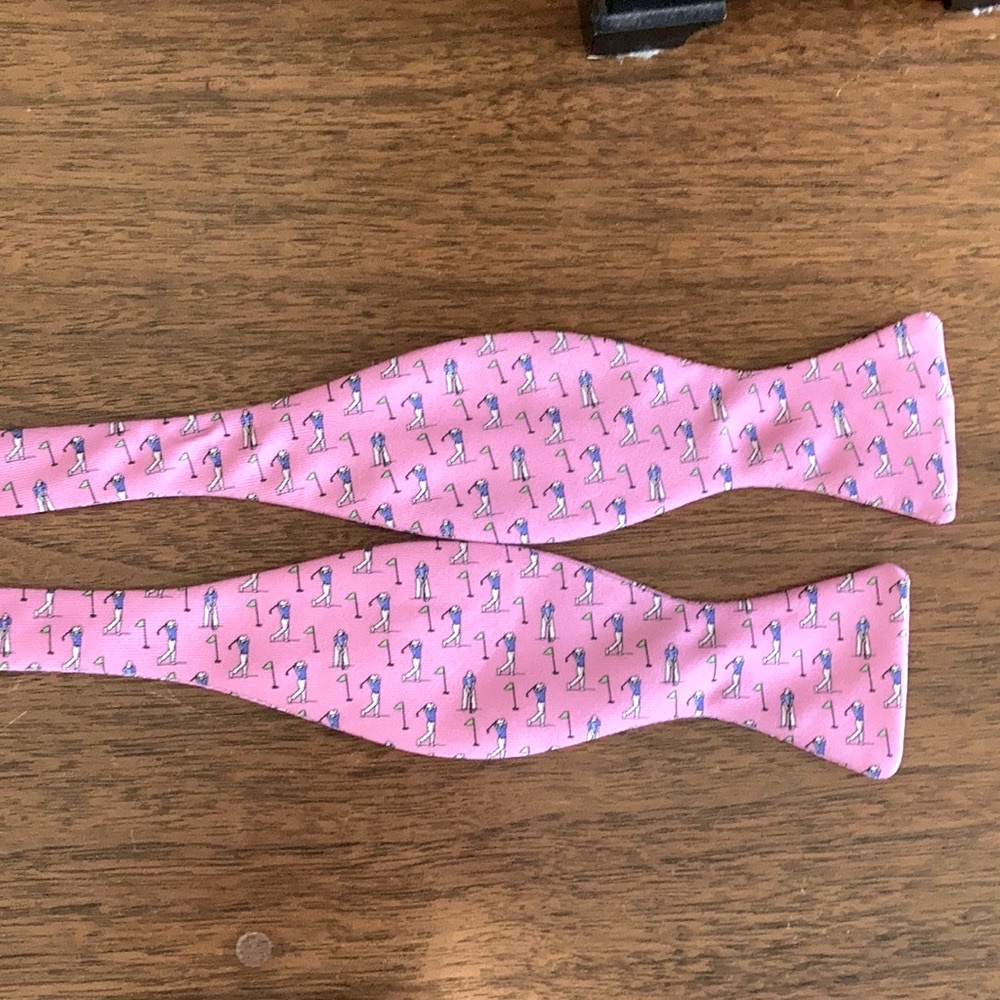 R. Hanauer Bow tie.